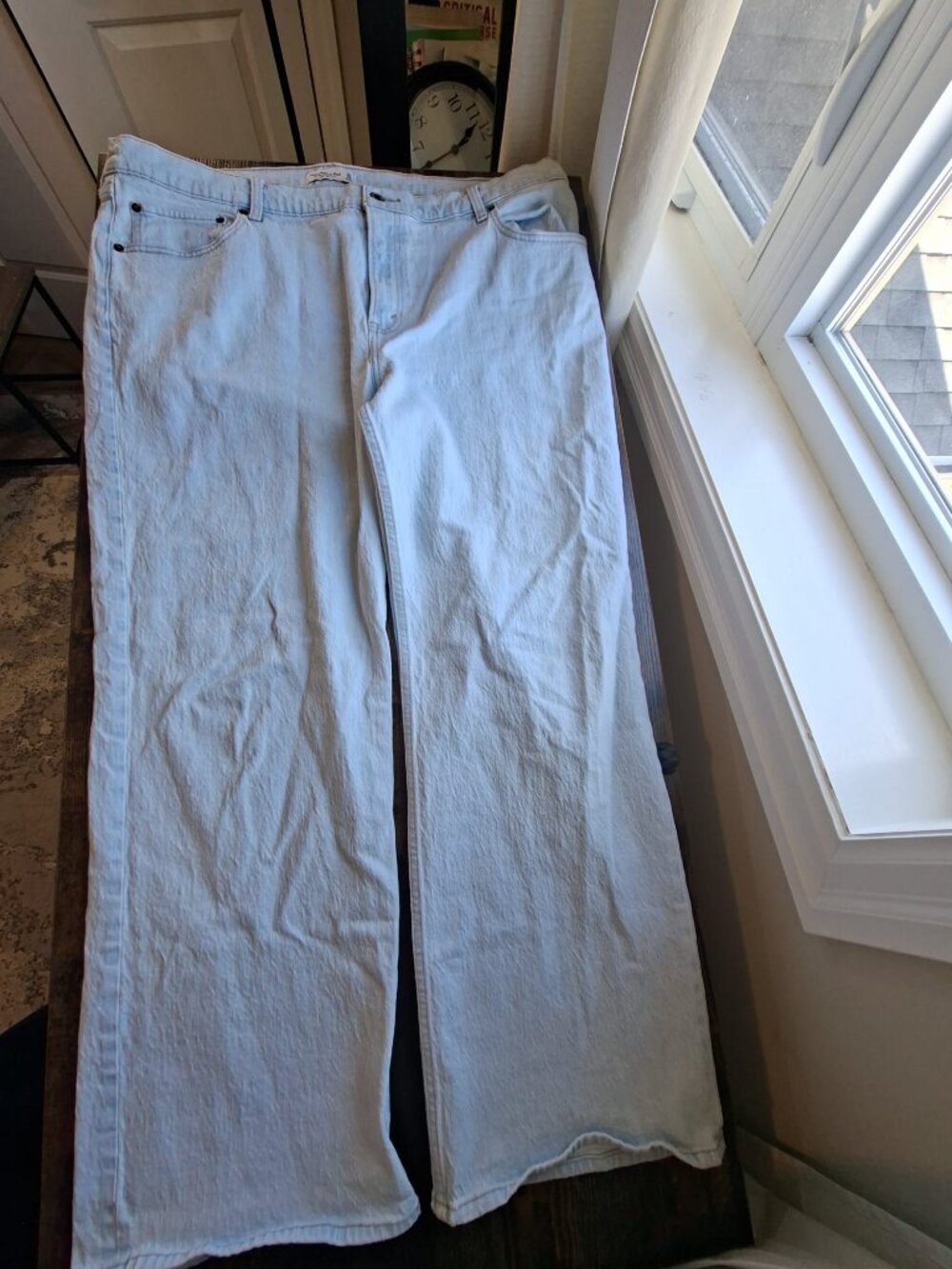 Abercrombie & Fitch The 90s Relaxed Jean High Rise Light Wash Denim Size 3